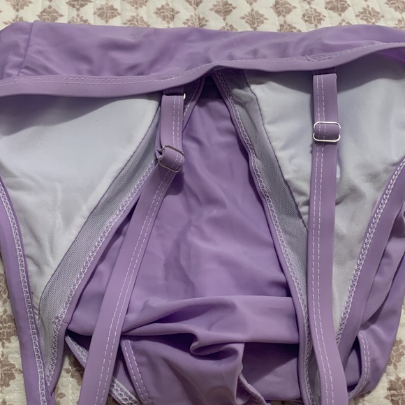 Mesh panel swimsuit - small - Picture 4 of 5